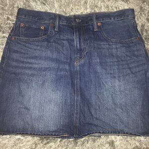 Blue Levi’s Denim Skirt size 31